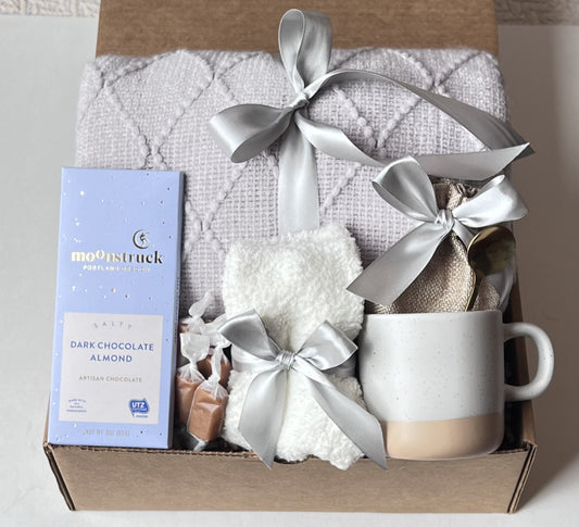 SILVER RIBBON BOX