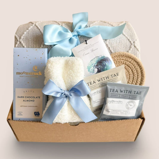 Blue Gift Box with Blanket, Mug & Tea – Cozy Care Package for Her or Friend