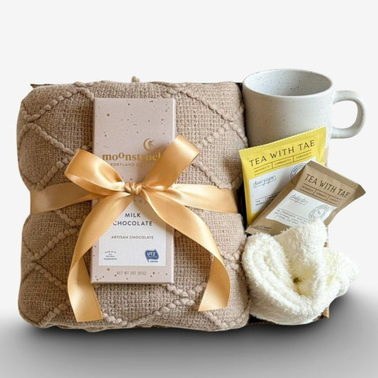 Bright Orange Gift Set – Blanket, Socks & Mug for Relaxation and Comfort